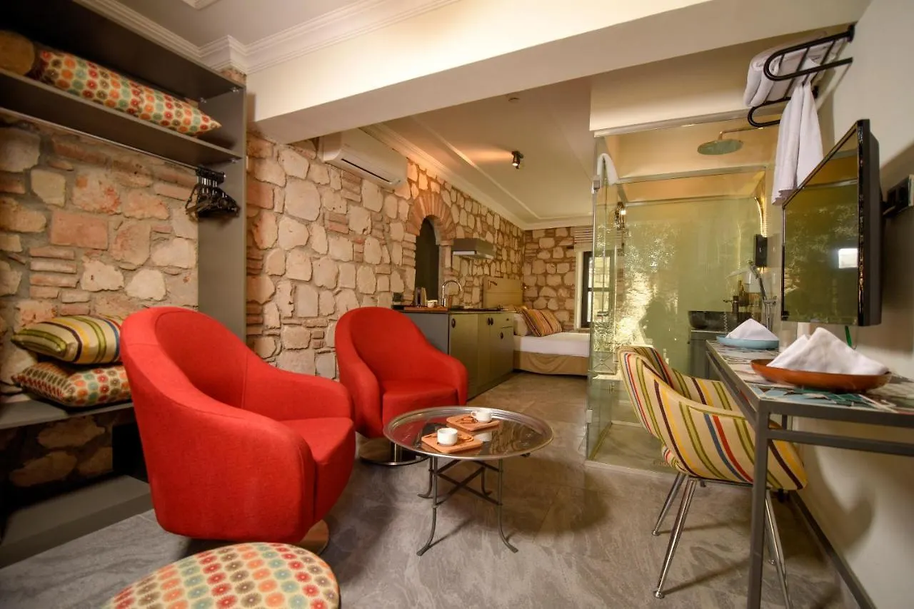 Апартаменты Magnificent Flat With Patio Near Hadrian'S Gate Анталья