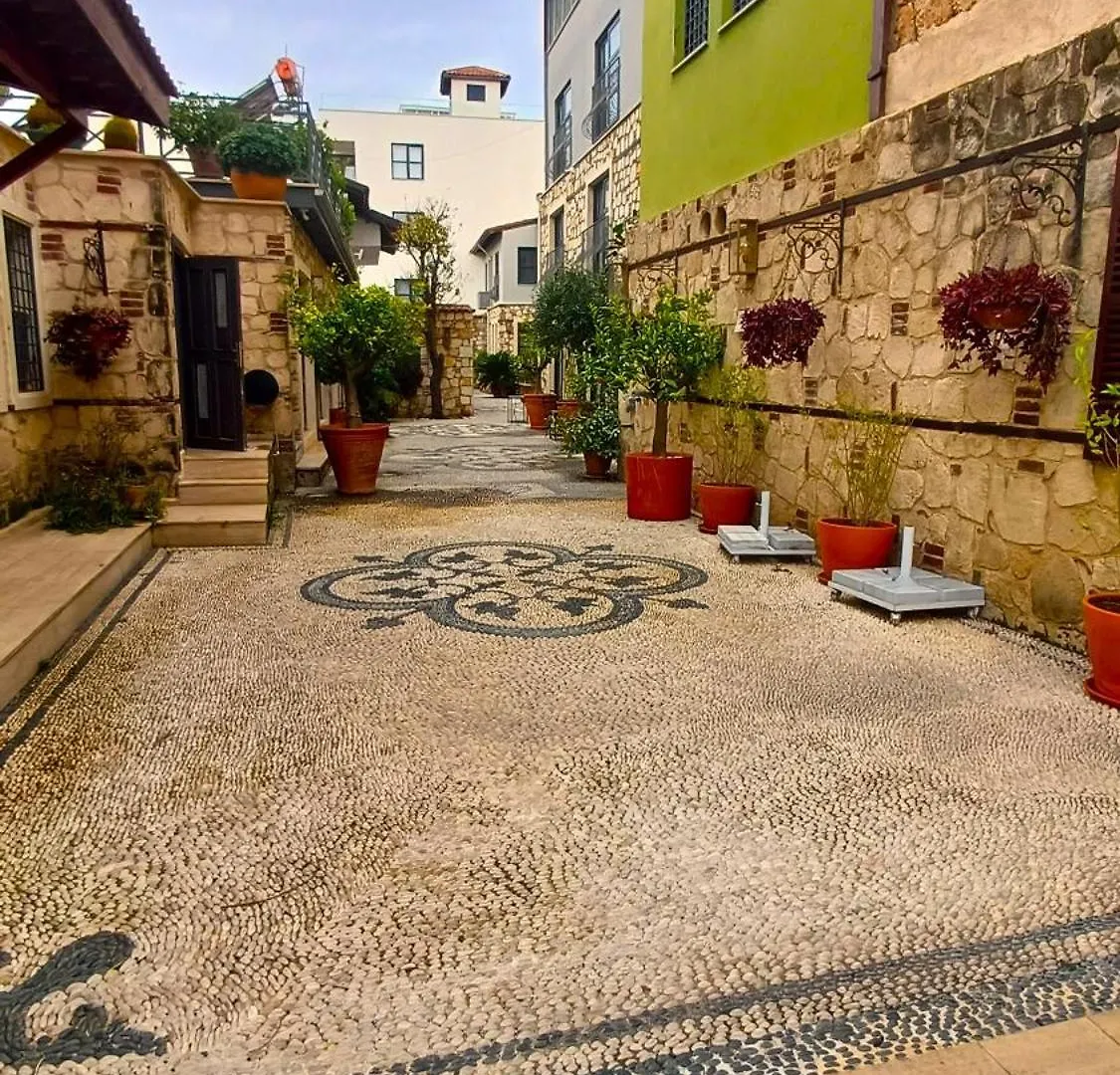 Magnificent Flat With Patio Near Hadrian'S Gate Apartment Antalya 0*,